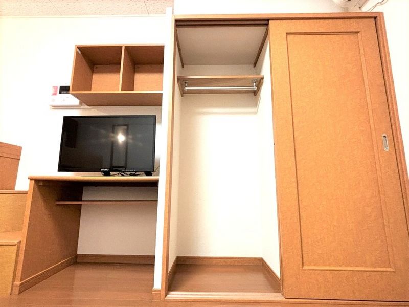 レオパレスＯＨＩＲＡ 収納