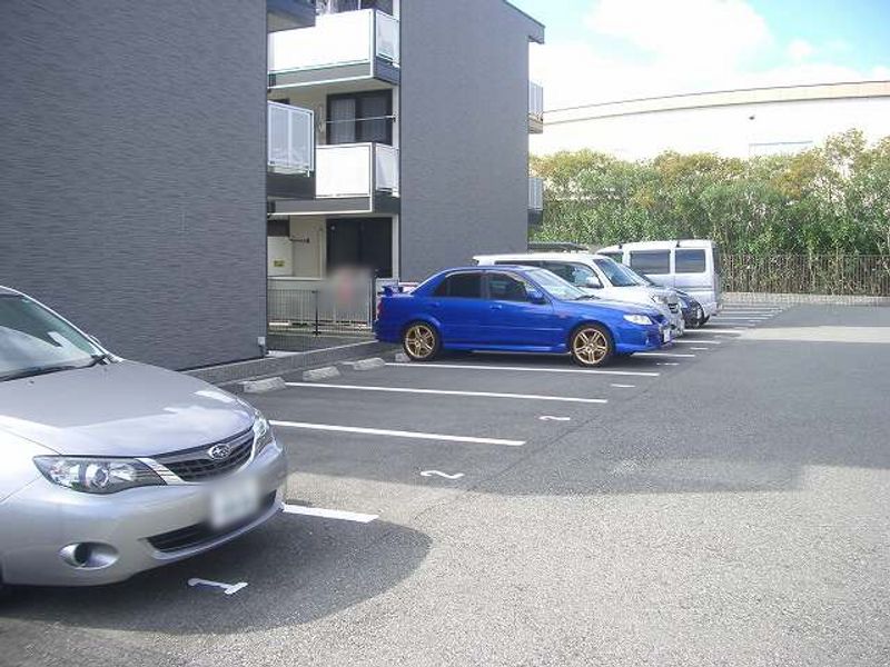 レオパレスＩｎｔｅｒｉｓｔａ 駐車場
