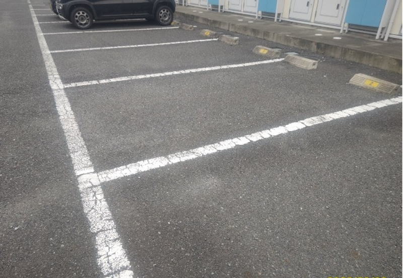 レオパレスエステート栃の木 駐車場