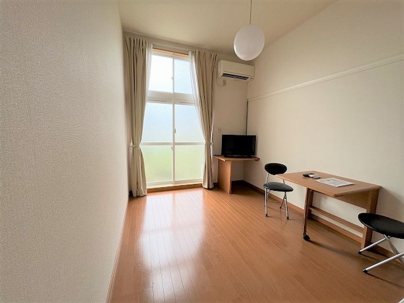 レオパレスセルボ 居間
