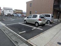 レオネクストヴィラージュ 駐車場