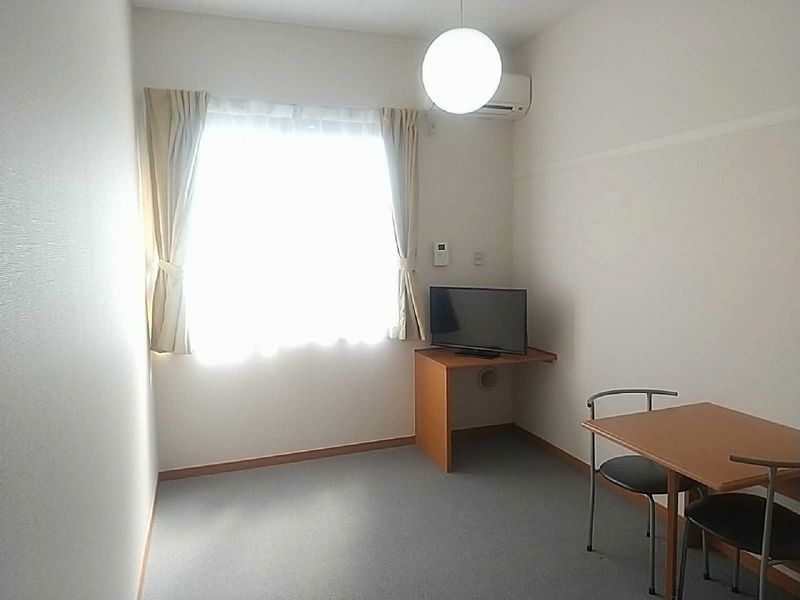 レオパレスルキア 居間