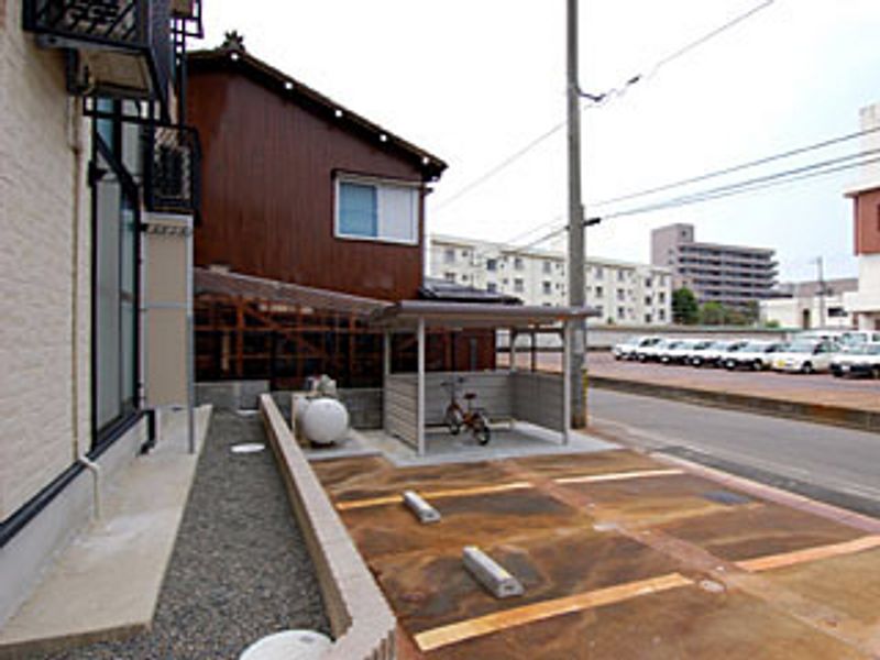 レオパレス干場 駐車場