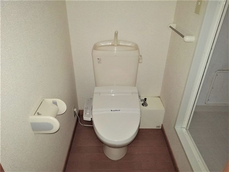 レオパレス宮本長栄 トイレ