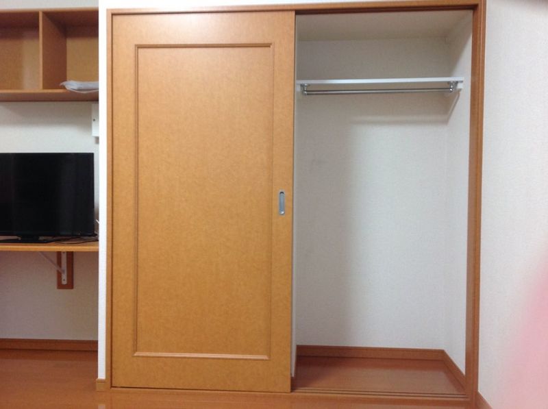 レオパレスたかの 収納
