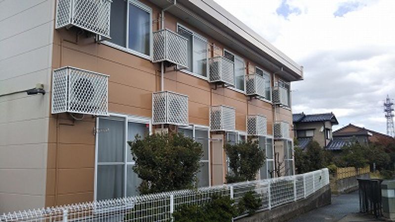 レオパレスかめりあ２御経塚 外観