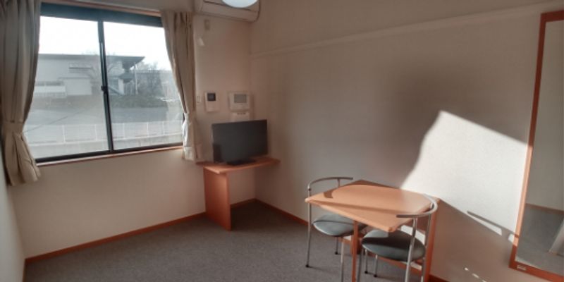 レオパレスユニ 居間