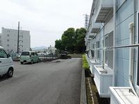 レオパレスブルーマウンテン 駐車場