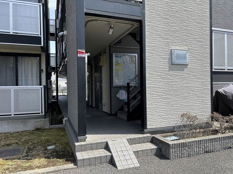 レオパレスグリーンバレー内谷 エントランス