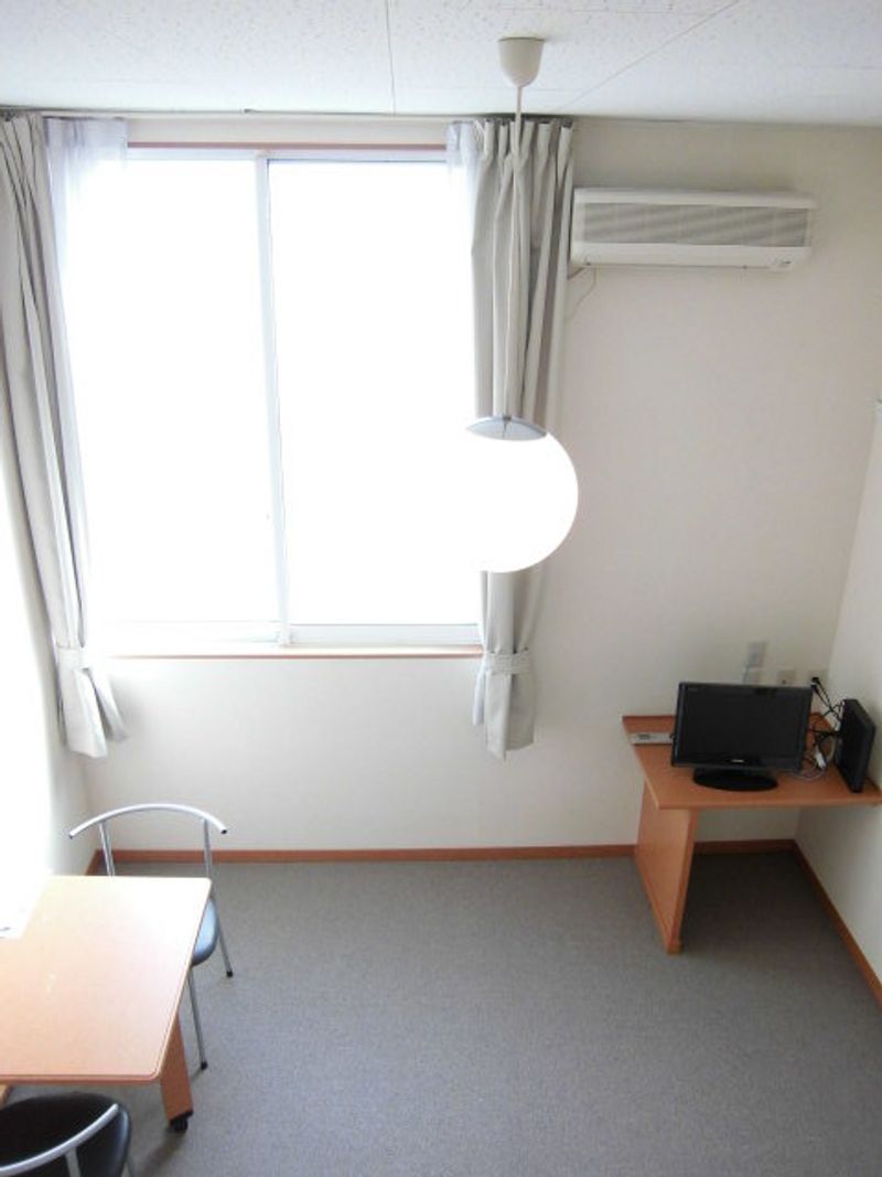 レオパレスルナシャイン 居間