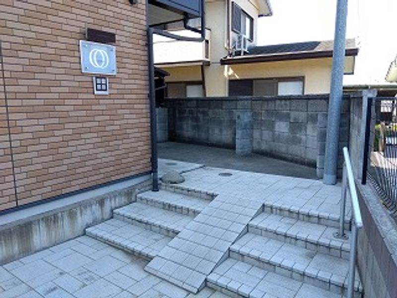 レオネクストスピネル エントランス