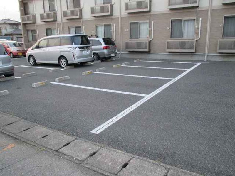 レオネクストチェリーブロッサム 駐車場