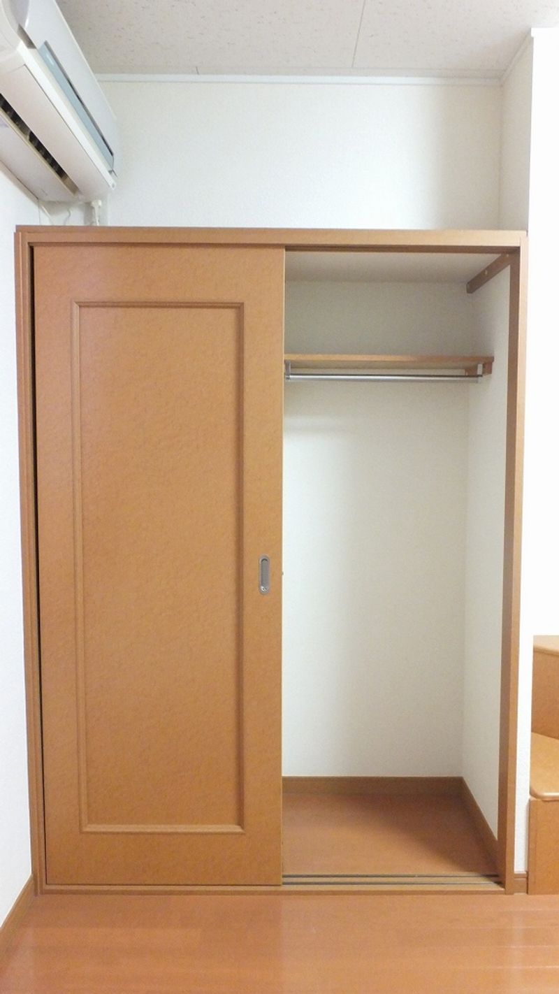 レオパレスセカンド 収納