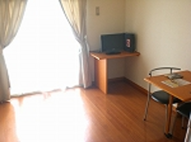 レオパレスフォレスト 居間