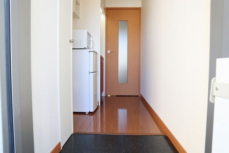 レオパレスルミエール 玄関