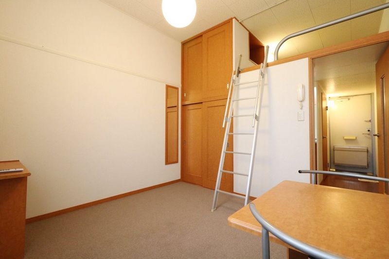 レオパレスコンフォート外海 居間
