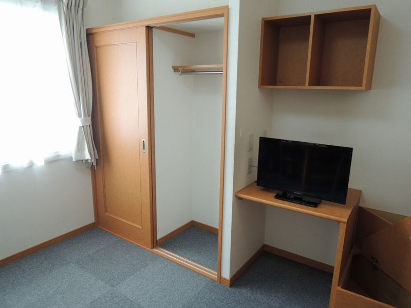 レオパレス月寒ベストフラット 収納