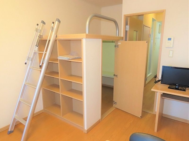 レオパレスカンテサンス 収納