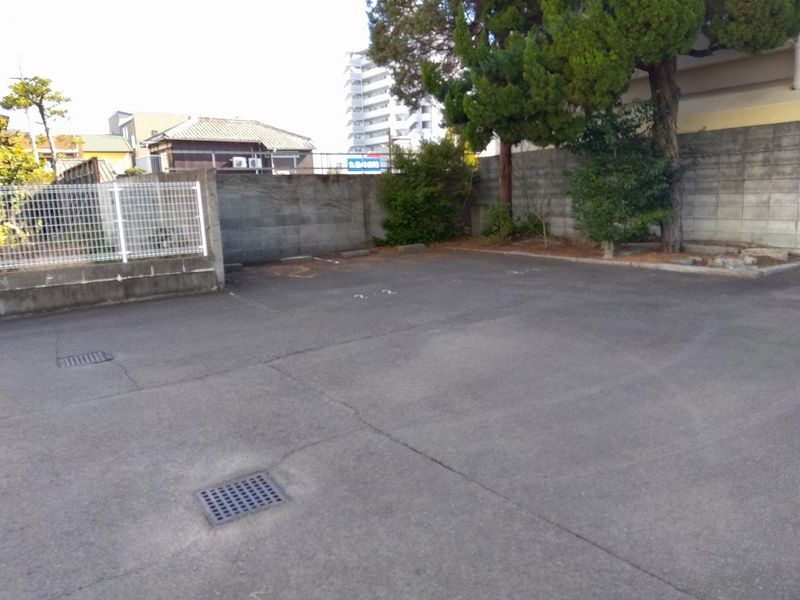 レオパレスＲｕｈｅ 駐車場