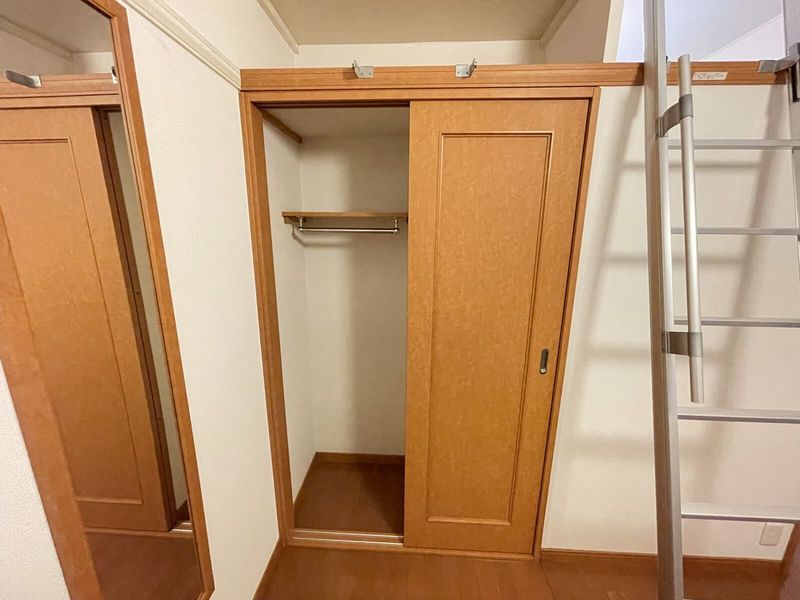 レオパレスブルーレイク唐崎 収納