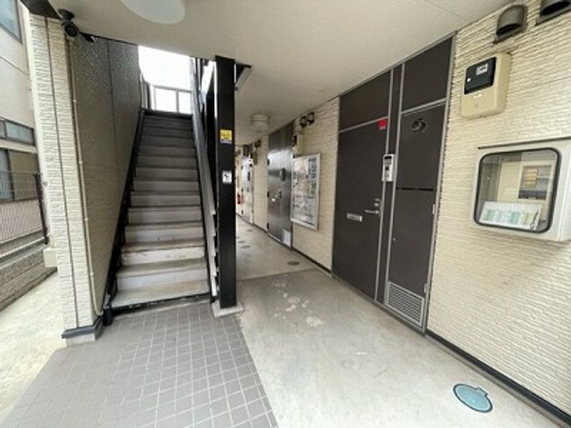 レオパレスハヅキ栄町 エントランス