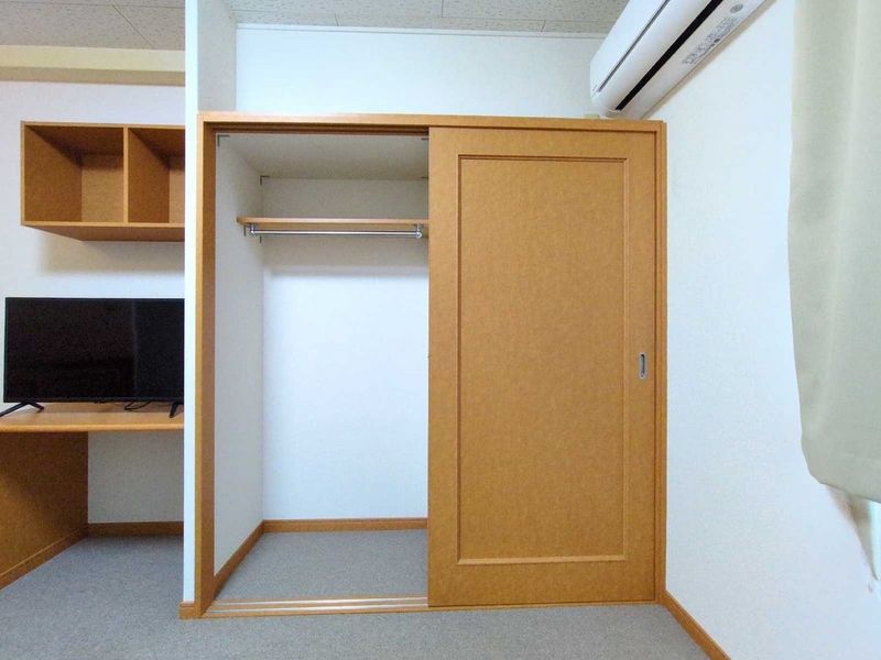 レオパレストホリ 収納