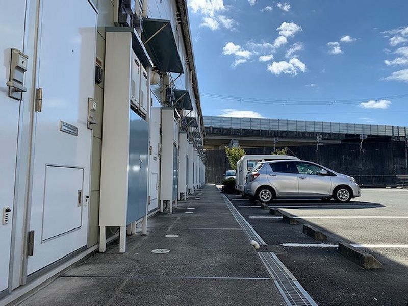レオパレスジゥイール富永 玄関