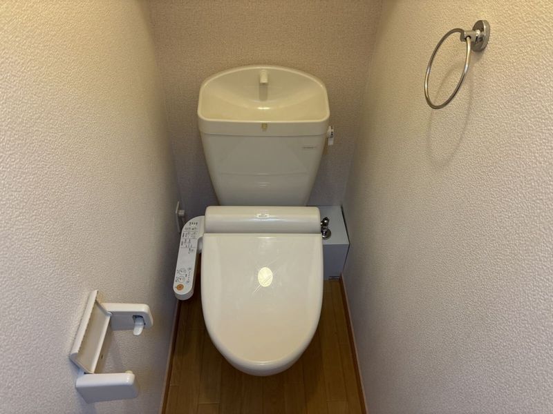 レオパレスあいりす トイレ