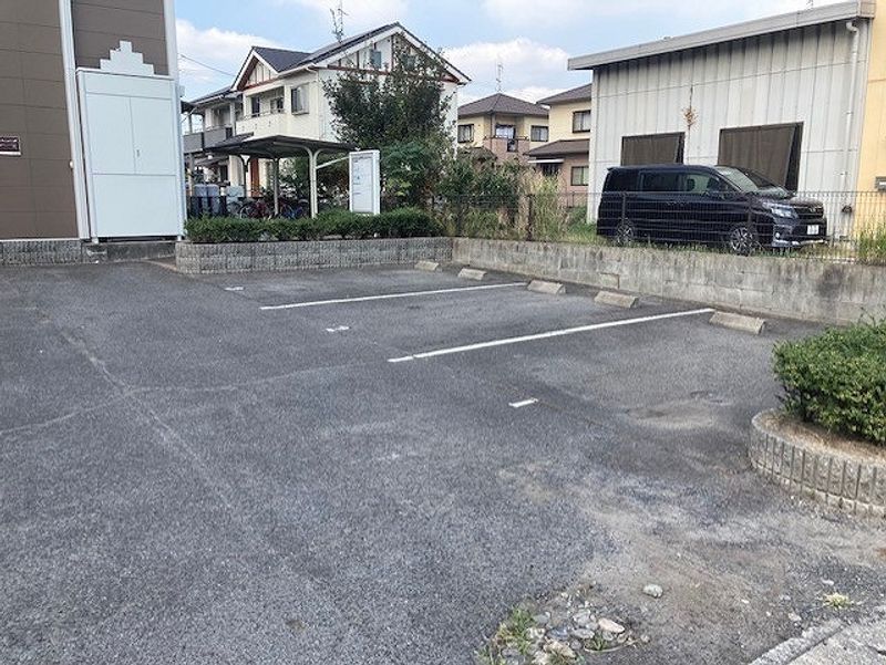 レオパレスデル・ソーレ 駐車場