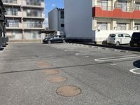 leopalace Les Raisins Parking lot