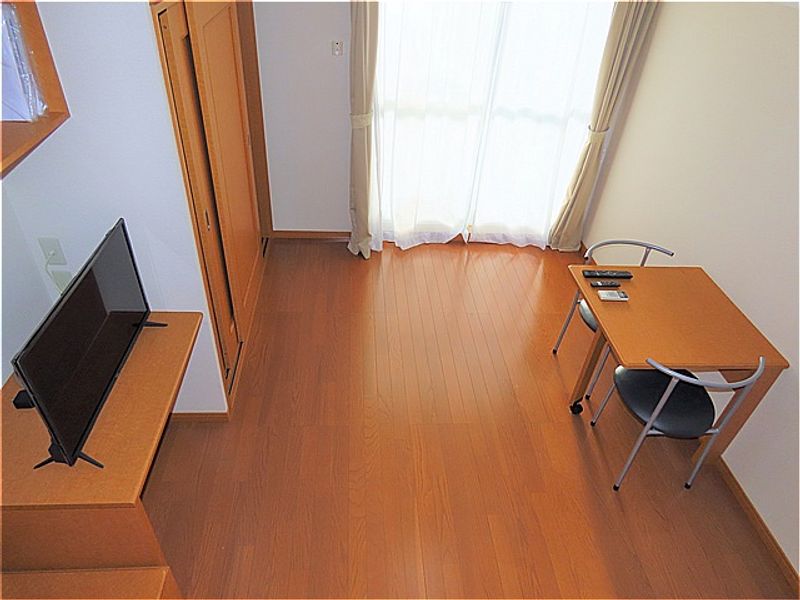 レオパレスフロイデン 居間
