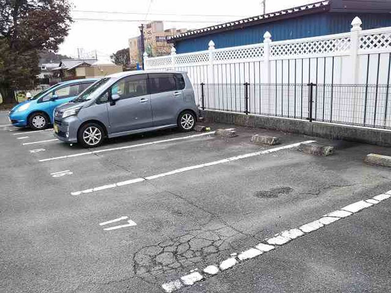 レオパレスＭｙやまがⅡ 駐車場