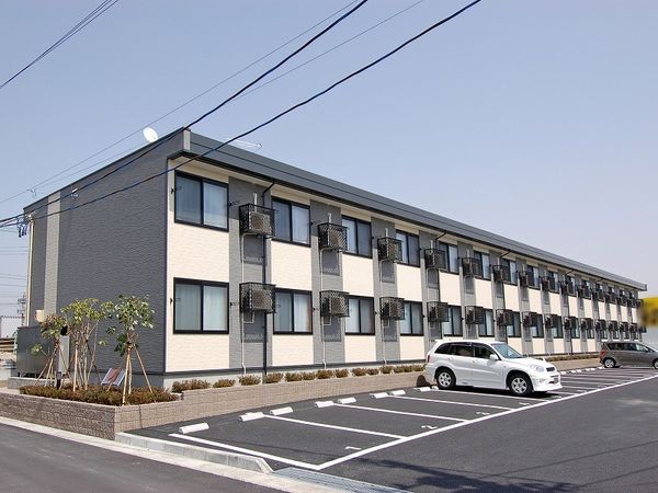 レオパレスティアラⅢ 外観