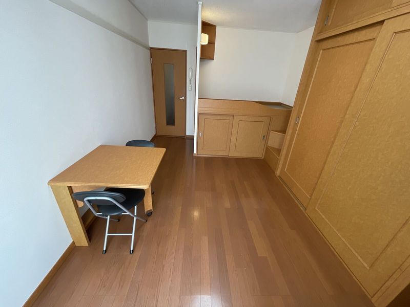 レオパレス信夫ヶ丘 居間
