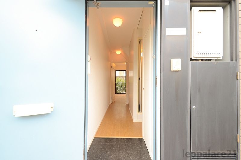 レオパレス三苫エイトＡ 玄関