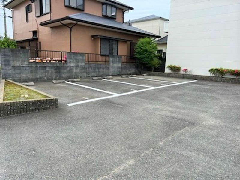 レオパレスカサブランカ 駐車場