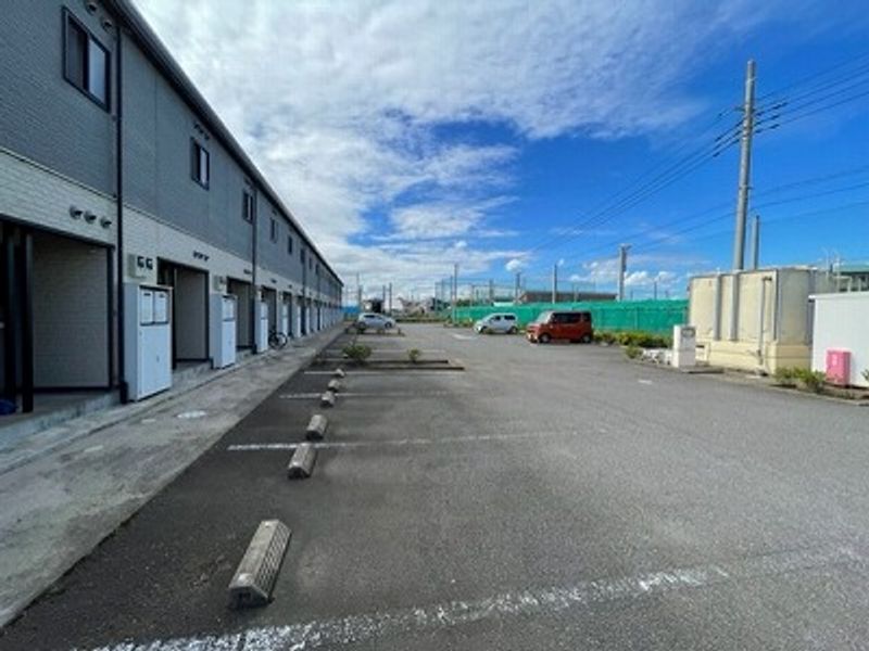 レオパレスル　ビラージュ 駐車場