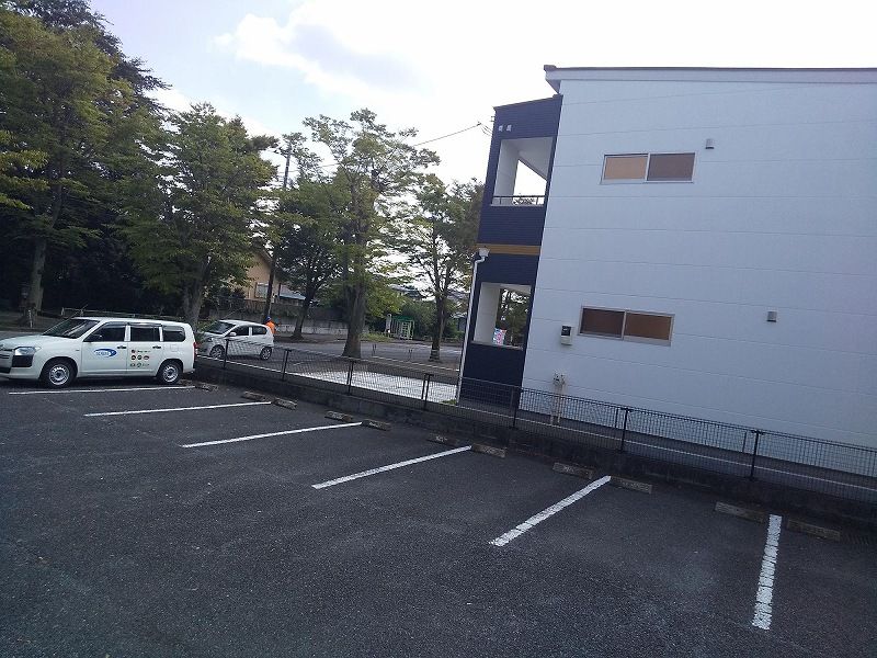 レオパレスセピアコート 駐車場