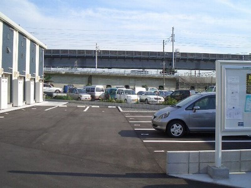 レオネクストルピナス高柳東町２ 駐車場