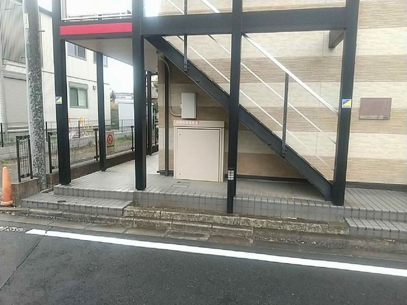 レオパレスＭＡＣＨＩＤＡ エントランス