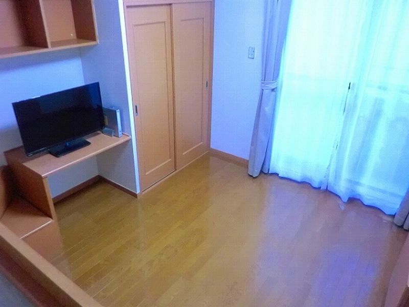 レオパレスブリリアント緑 居間