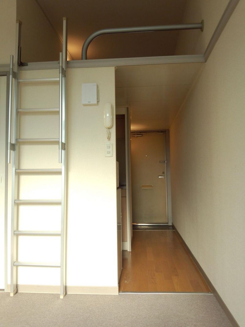 レオパレスソレーユ 居間