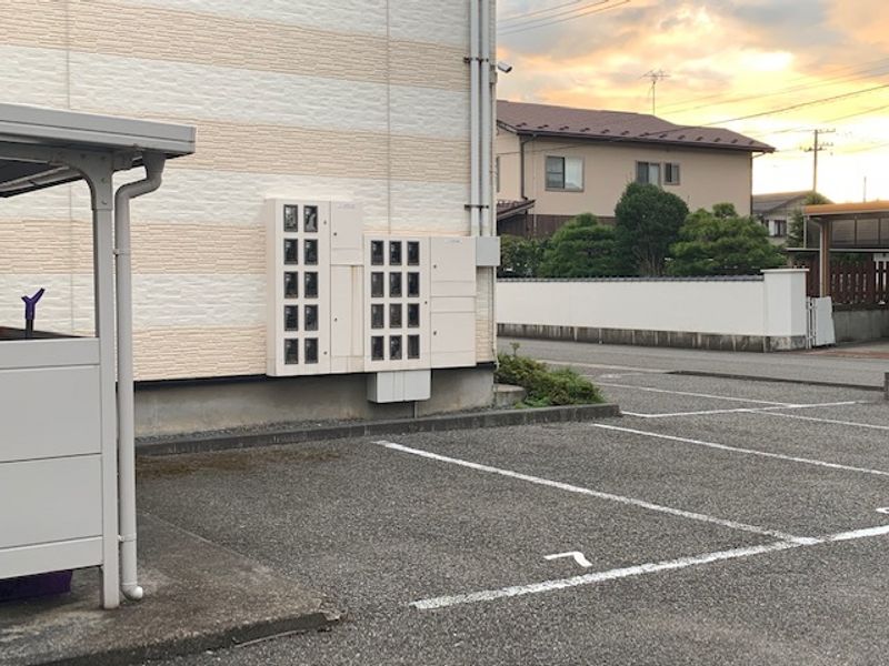 レオパレスグリーンシャトー 駐車場