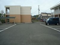 レオパレスグリーンパル 駐車場