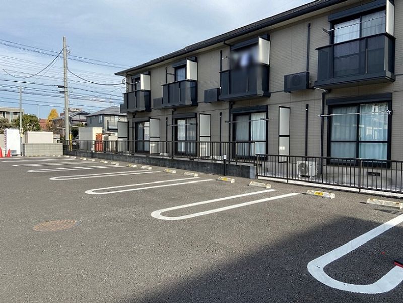 クレイノウィステリア 駐車場