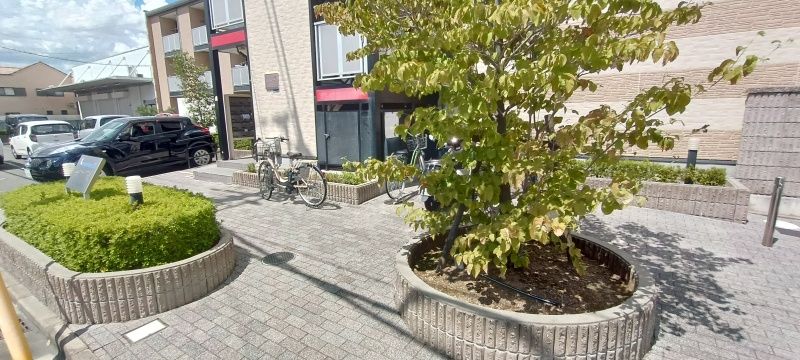 レオパレス島之内 エントランス