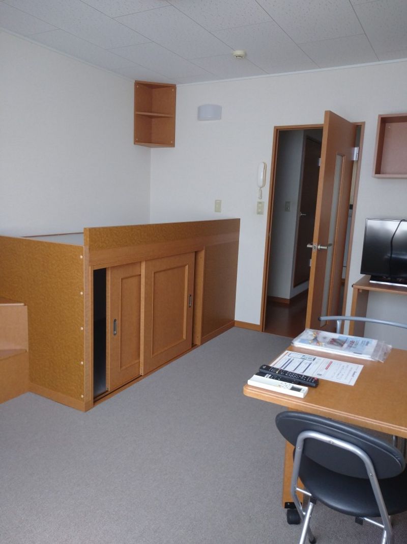 レオパレスＧｕｐｐｙ 居間