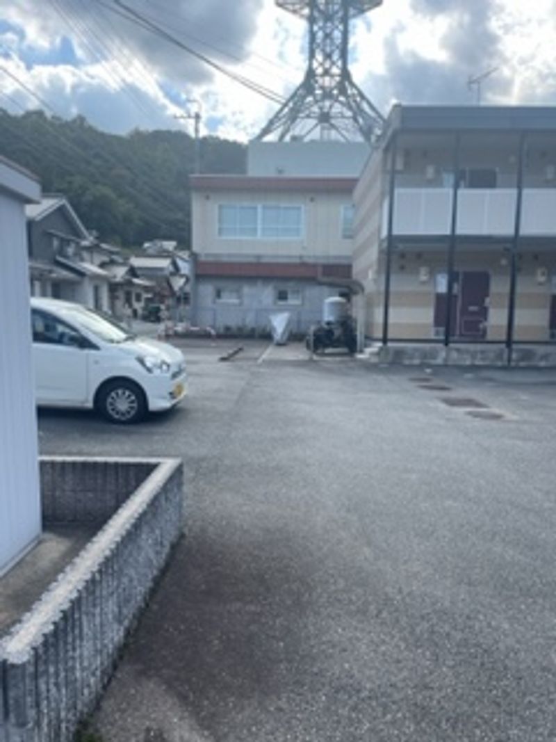 レオパレスエスペランス 駐車場