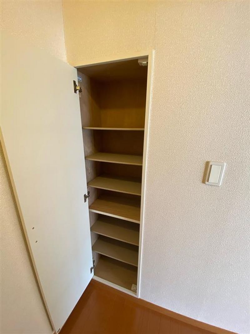 LEONEXT Green Field Storage