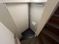 レオパレスパワーハウス 玄関